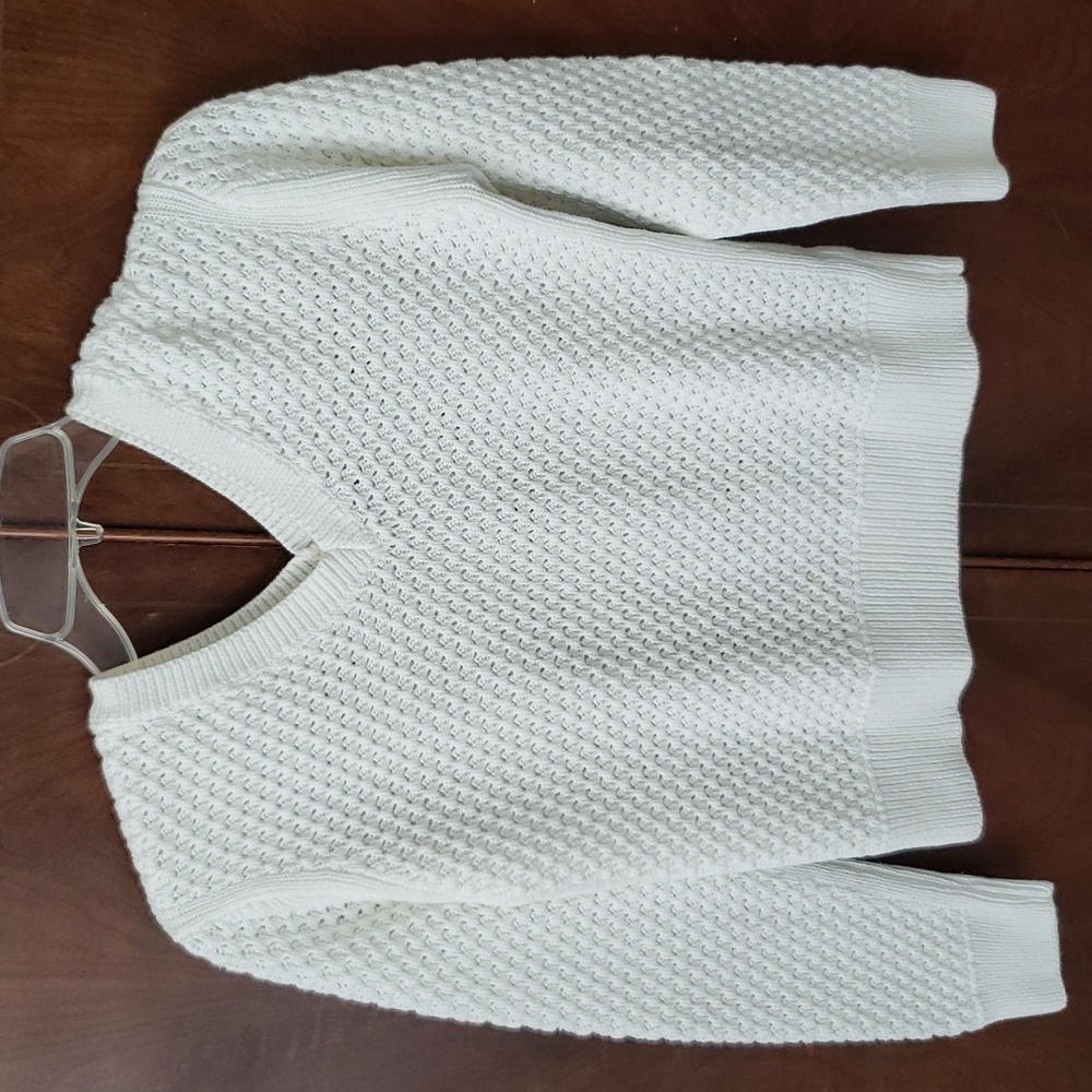 A new day white V neck sweater, size xs